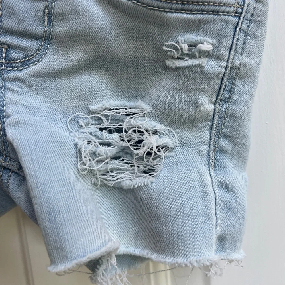 Oshkosh B’Gosh 2T Girls Ripped Jean Shorts